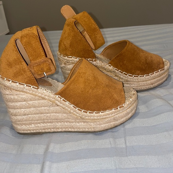 ❤️ 3 for $23 ❤️ Brown Wedges - Picture 4 of 5